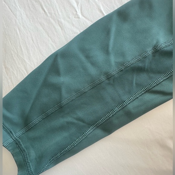 Barely worn Lululemon leggings with drawstring and mesh detailing - Picture 2 of 3